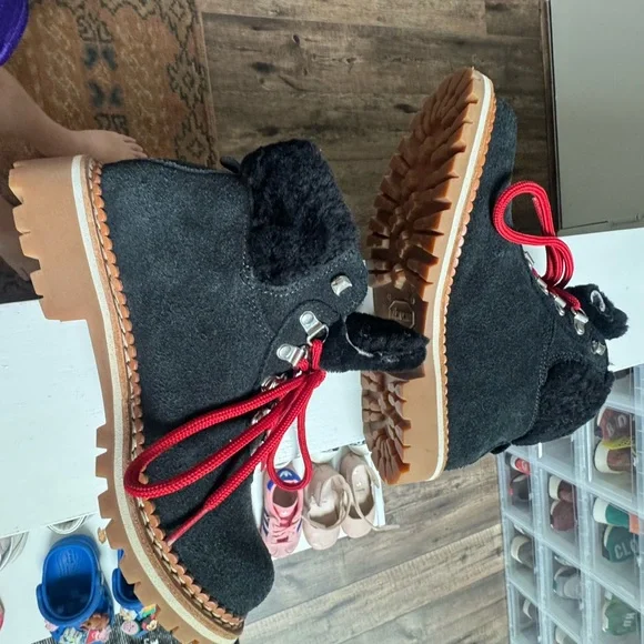 Montelliana Black Shearling Boots - Picture 7 of 8